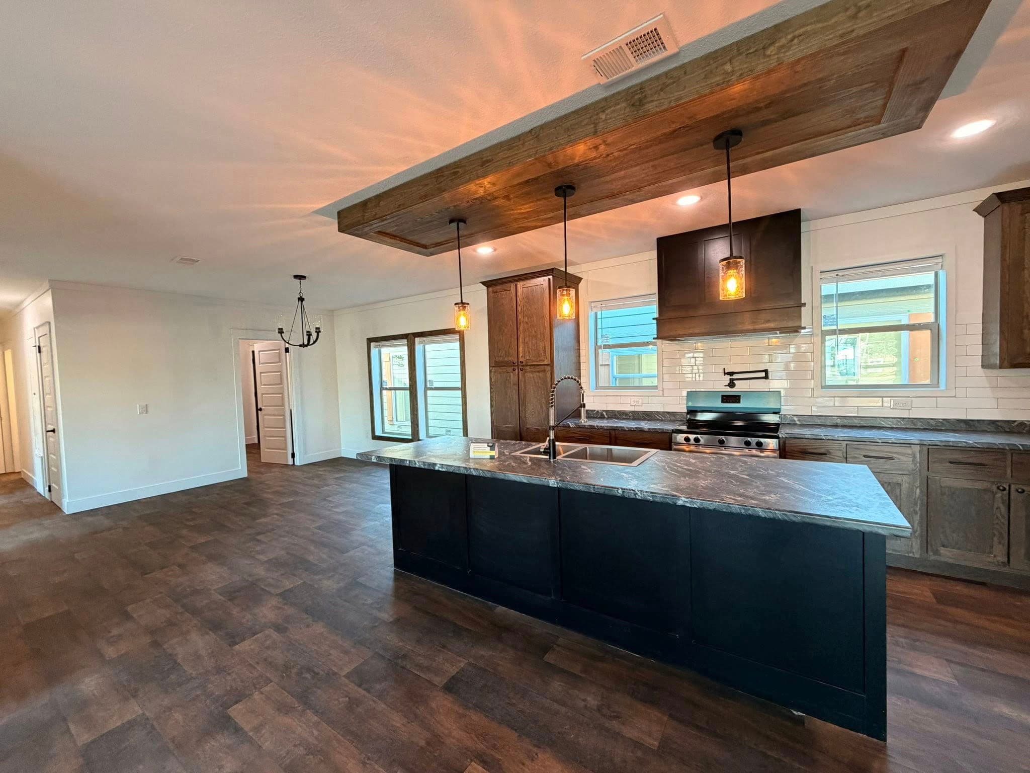 The king david 64 kitchen home features