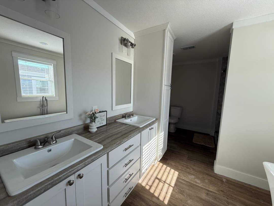 The kc bathroom home features