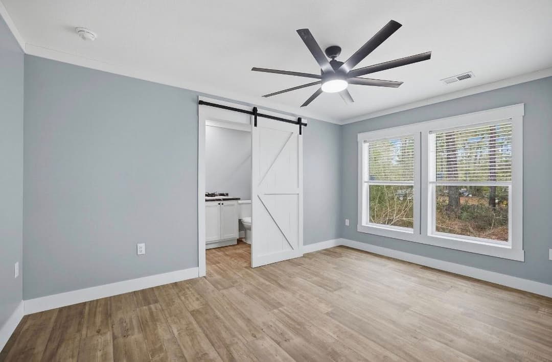 The simon bedroom home features